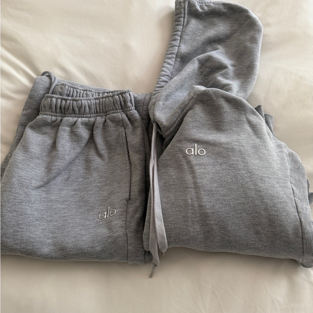 ALO Yoga grey sweat set